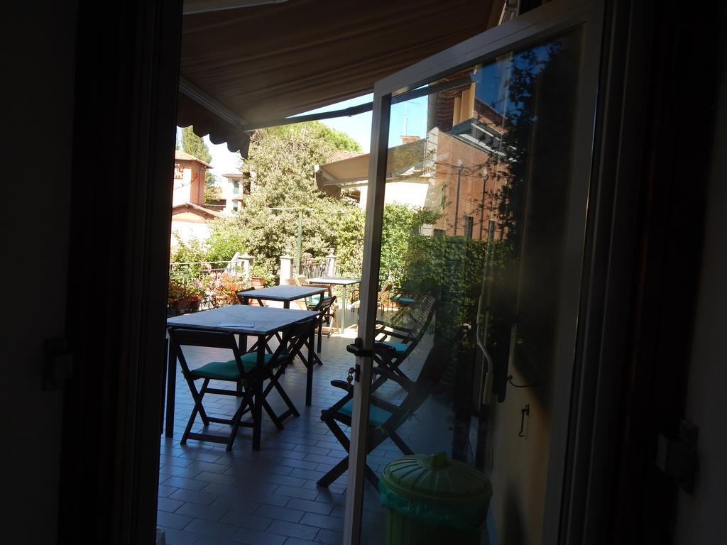 לינה וארוחת בוקר פיזה Borgo Largo 51 מראה חיצוני תמונה